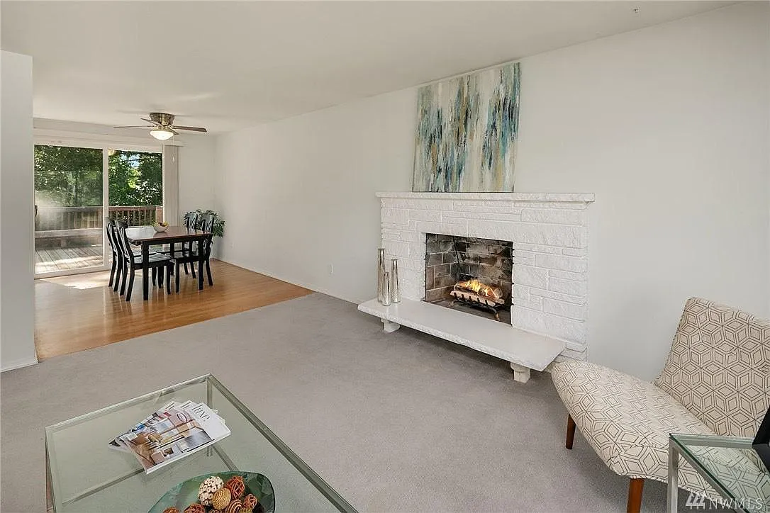 203 145th Ave — Photo 3