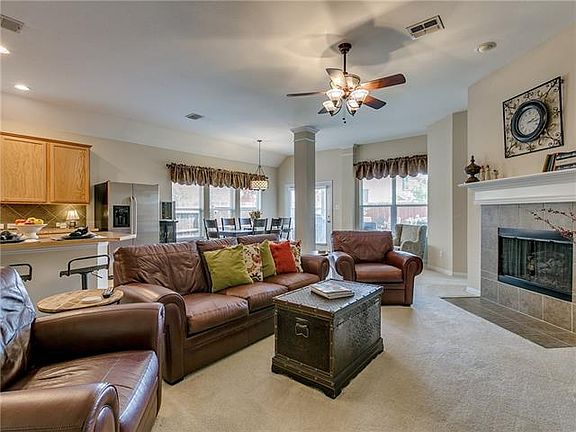 4th image of 303 Highland Meadows Dr