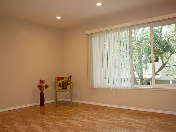 3rd image of 491 La Conner Dr APT 4