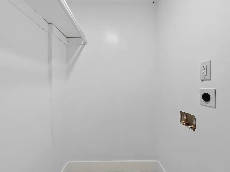 27 Monaco Pl #1 — Photo 4