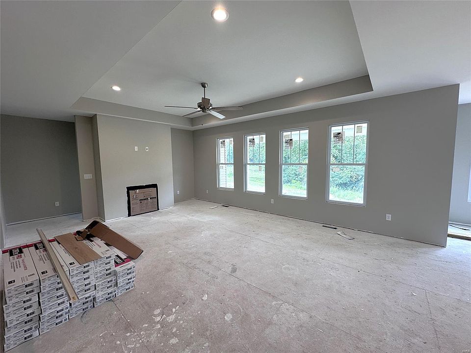 2nd image of 208 Stonebridge Bluff Dr