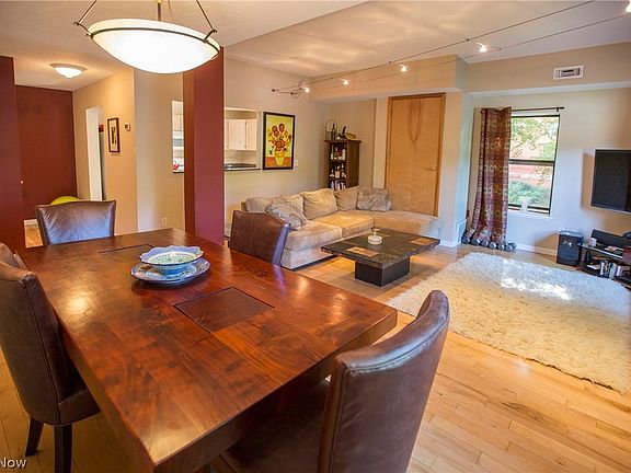 4th image of 11024 Detroit Ave #1-WE
