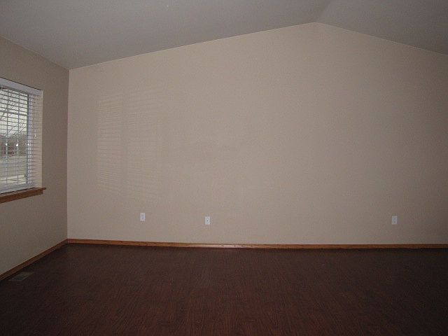1st image of 767 Ponderosa Dr