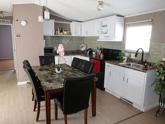 5th image of 422 W Touhy Ave #166