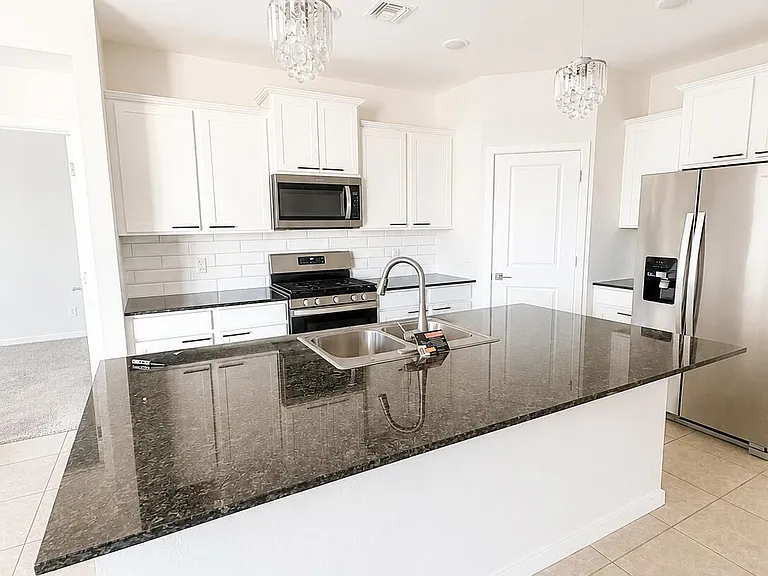 40492 W Jenna Ln — Photo 10
