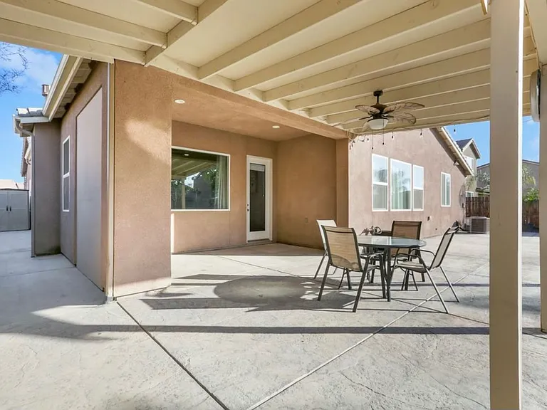 2525 W Connelly Ave — Photo 21