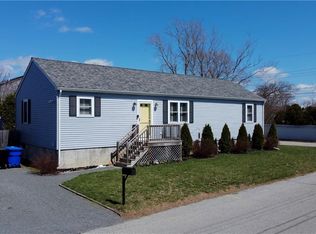 77 Walnut St, Portsmouth, RI 02871