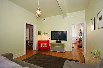 :: 263 Duncan St., #A