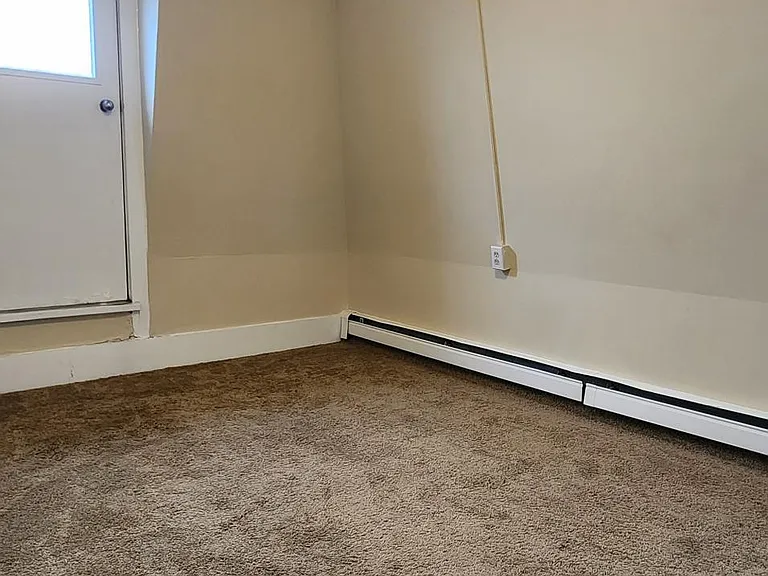 315 Manchester St #3R — Photo 10