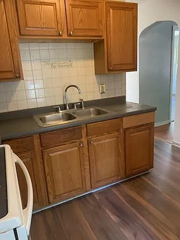 2 bed, 758 sqft, $1,625 — Photo 2