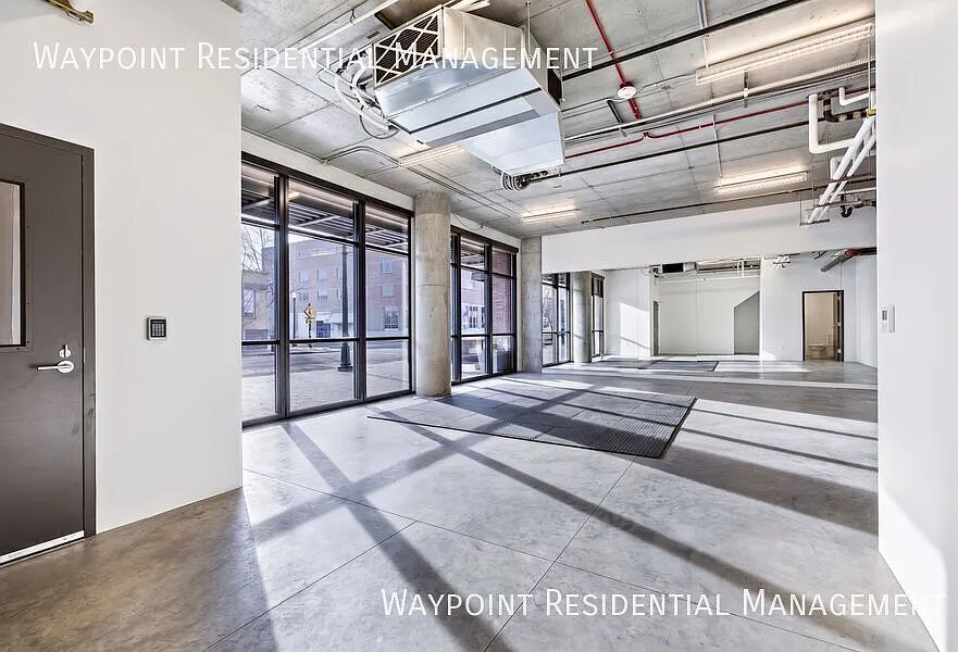 Rare 1,940 Sq Ft Downtown Live/Work Condo With 960 Sq Ft Private Studio! — Photo 4