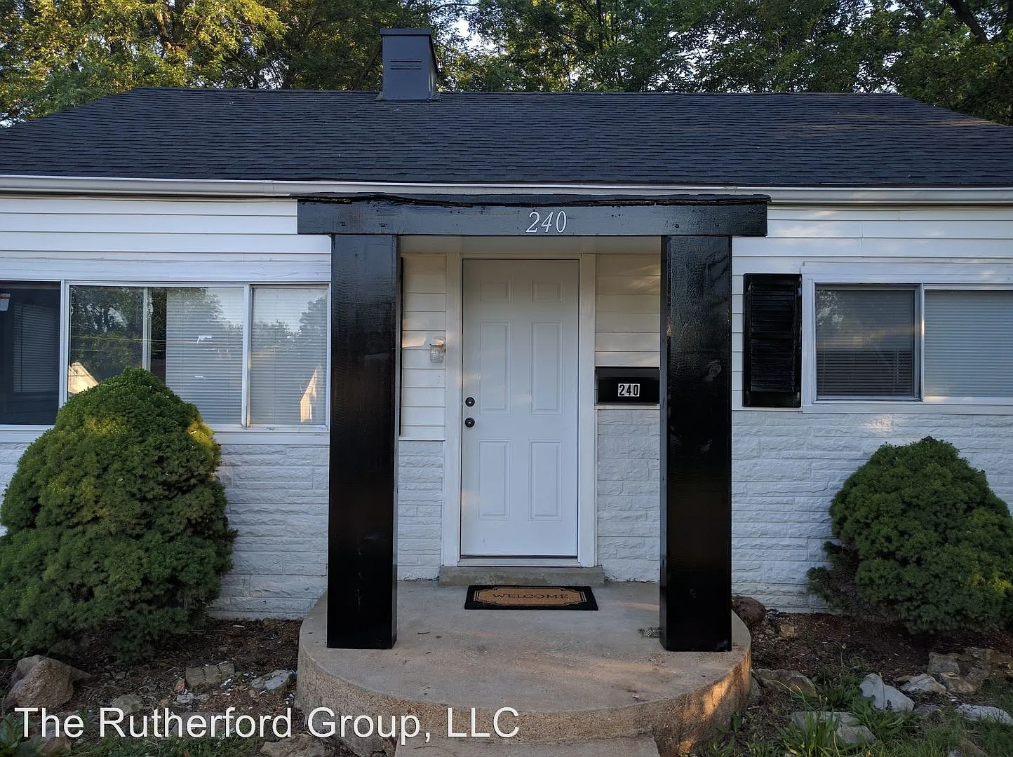 240 Monica Dr photo 1