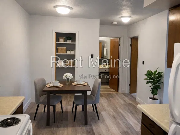 18 Wenbelle Dr APT 306, Bucksport, ME 04416