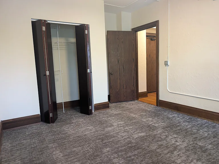 The Residences at Linwood Manor — Photo 13