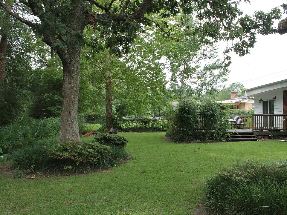 2nd image of 107 Lindsey Dr
