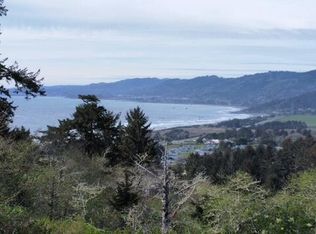 3 Ocean Heights Way, Smith River, CA 95567