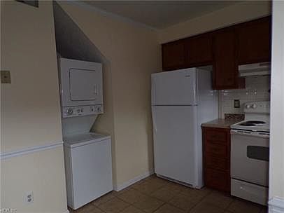 2nd image of 6 Penn Cir Unit 1