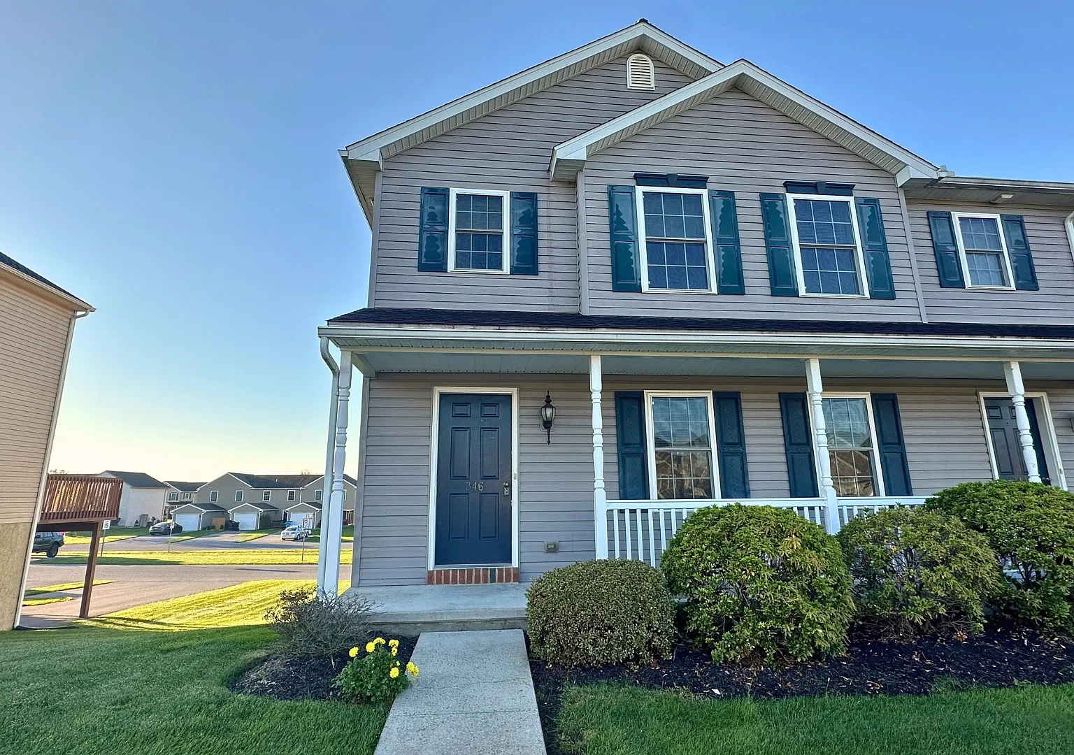 3 bed, 1.5 bath, 1440 sqft, $1,695 — Photo 1