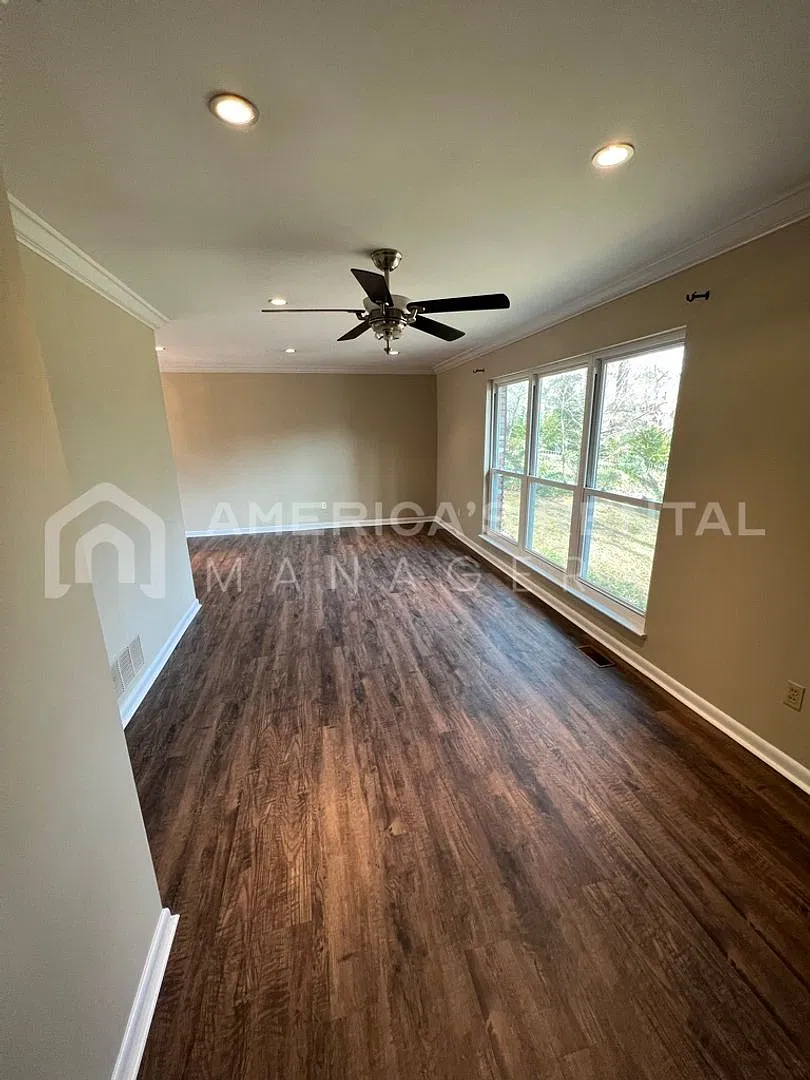 Home For Rent In Irondale Available to View with a 48 Hour Notice! — Photo 4