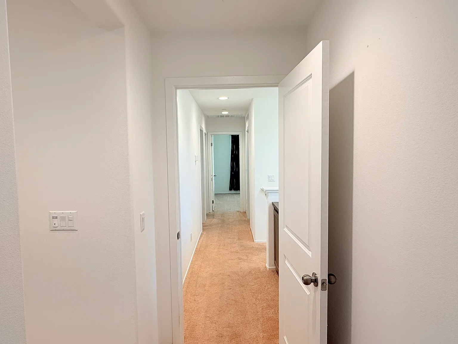3 bed, 2.5 bath, 1469 sqft, $3,000 — Photo 3