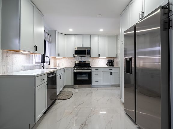 3rd image of 4624 177th St