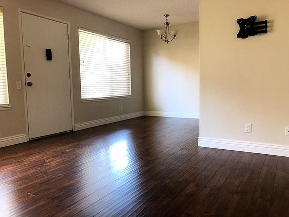 4th image of 5034 Bridgepointe Pl
