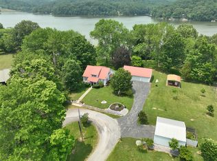 1038 B Hall Rd, Cadiz, KY 42211