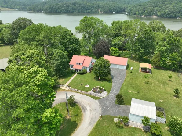 1038 B Hall Rd, Cadiz, KY 42211