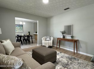 6151 Deepwood Dr W, Jacksonville, FL 32244