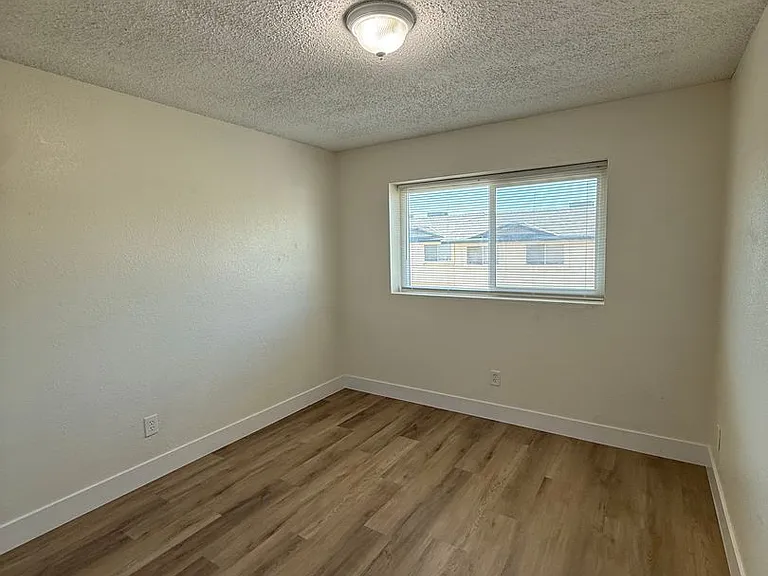Fairfax Rd 5701 — Photo 18