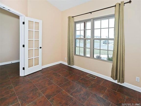 4th image of 115 Baneberry Dr