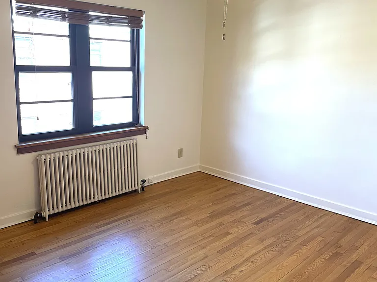 Virginia Apartments — Photo 8
