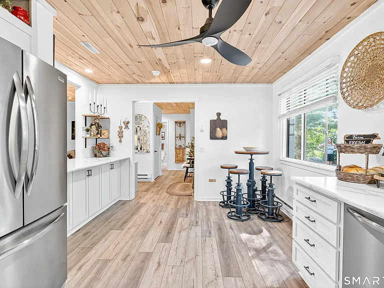 401 Heritage Vlg #B — Photo 21