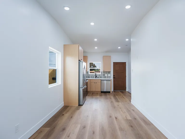 6511 Estrella Ave — Photo 1