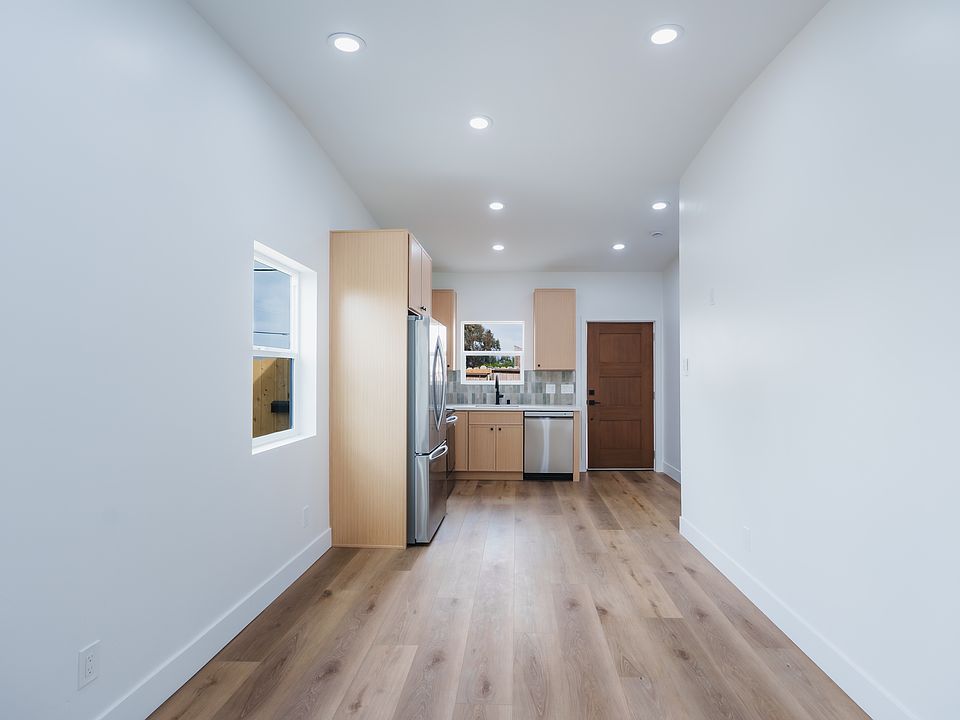 1st image of 6511 Estrella Ave
