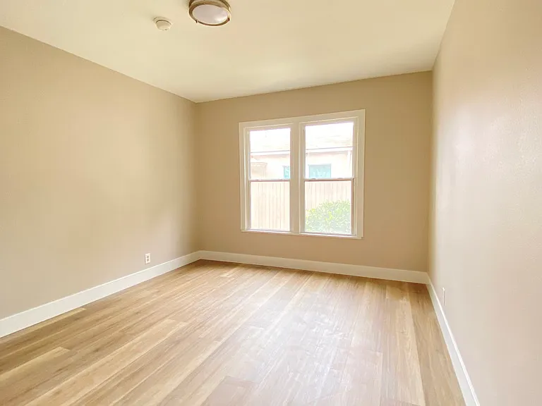 2620 S Barrington Ave #2620 — Photo 13
