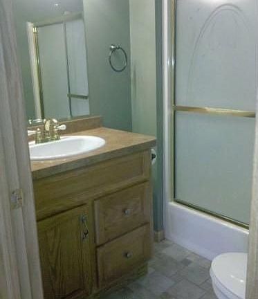 5th image of 210 N Saginaw St
