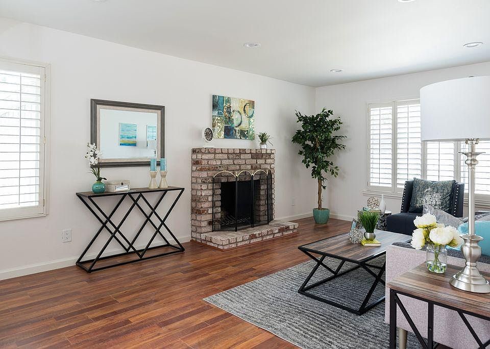 1st image of 35523 Cleremont Dr