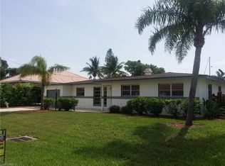5123 Manor Ct, Cape Coral, FL 33904