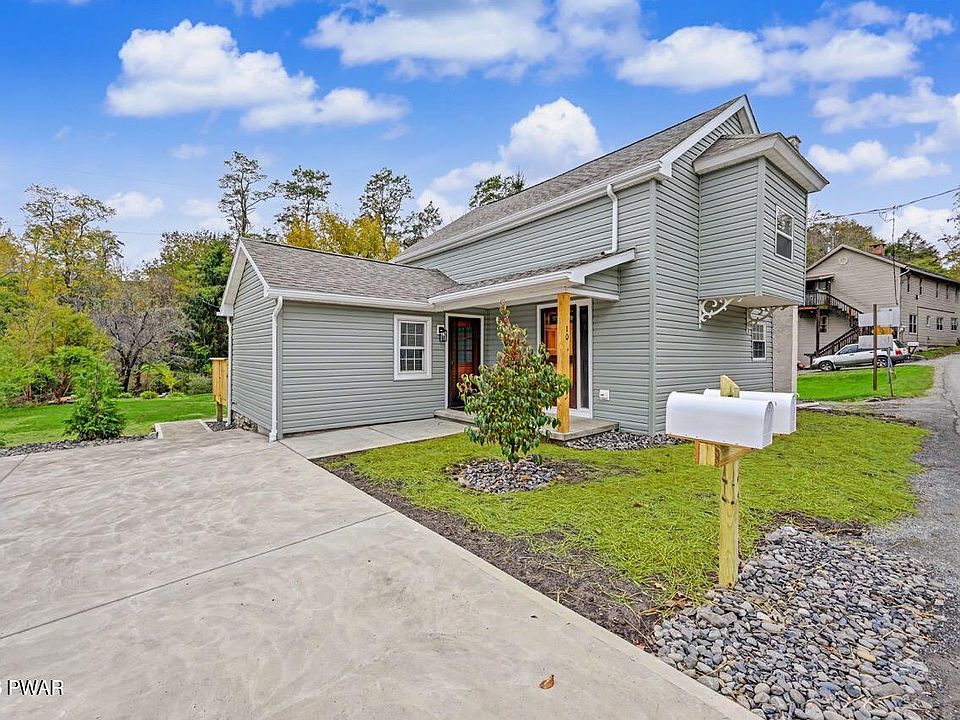 1st image of 10 Pond Rd