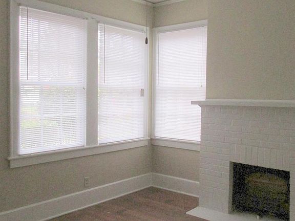 3rd image of 1718 Winona Ave