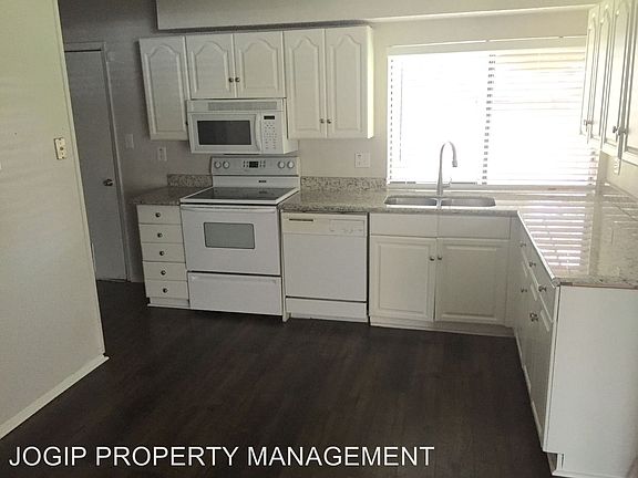 3rd image of 2513 Lemmontree Ln