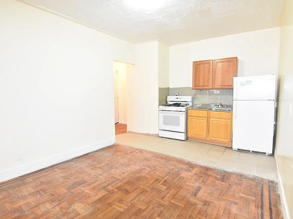 2nd image of 785 Fairmount Pl #2P