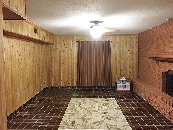 4th image of 425 S Holly Hill Cir