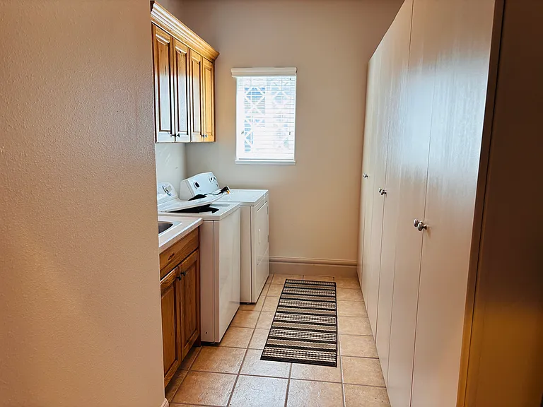 409 Cobblestone — Photo 13