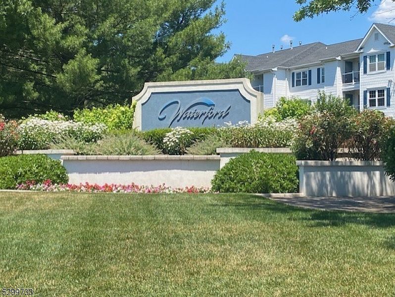 1st image of 1016 Waterford Dr #1016