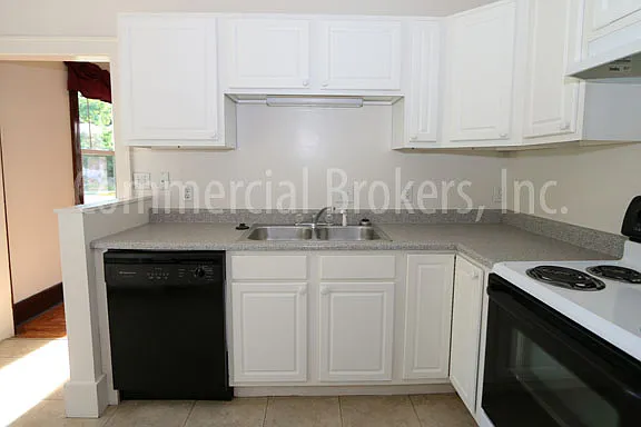 Building Photo - 850 N Salisbury St