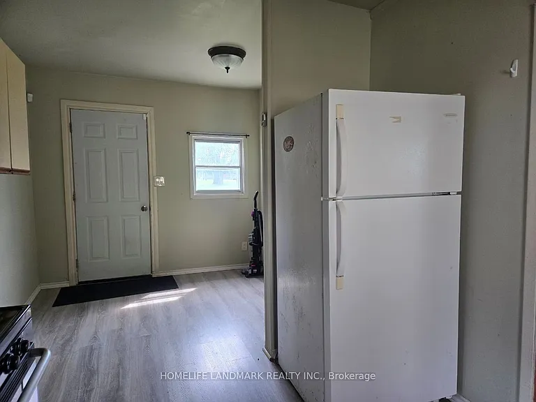 14 Elm Grove Ave — Photo 7