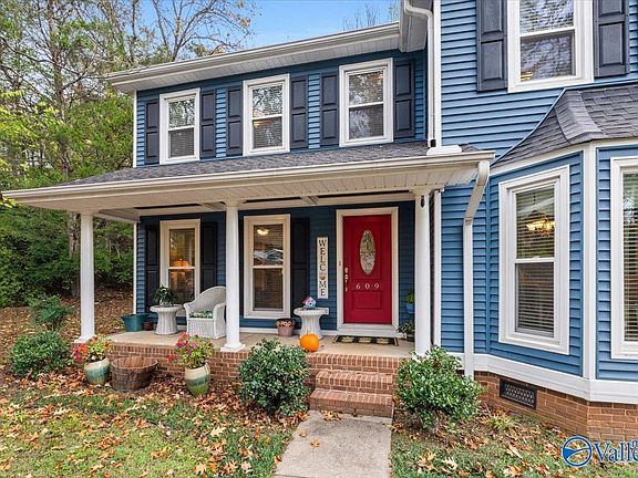2nd image of 609 Versailles Dr SE