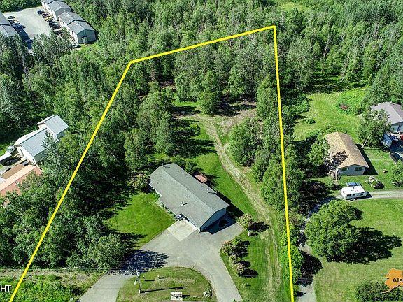 3rd image of 2630 E Whispering Woods Dr